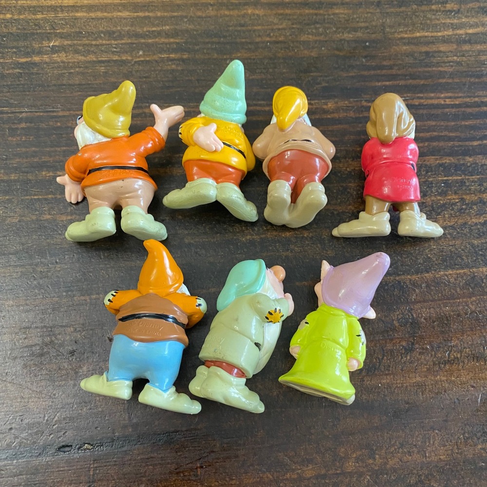 Vintage Disney Snow White Seven Dwarfs PVC Figure Set Mini Cake Topper 2.25" - Picture 2 of 7